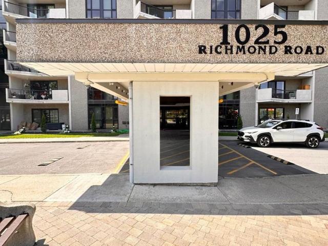 Apartment for rent in Bay, Ottawa