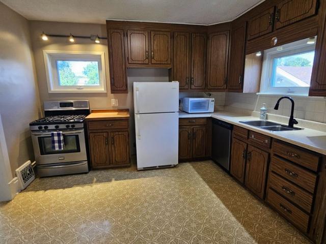 House for rent in Broadview Heights, Belleville