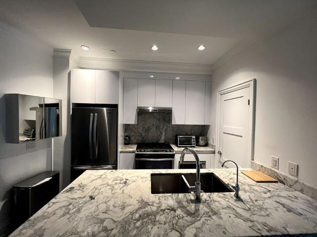 Apartment for rent in Kleinburg, Vaughan
