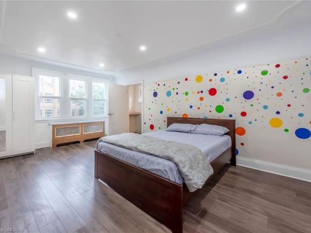 Room for rent in Ancaster, Ontario