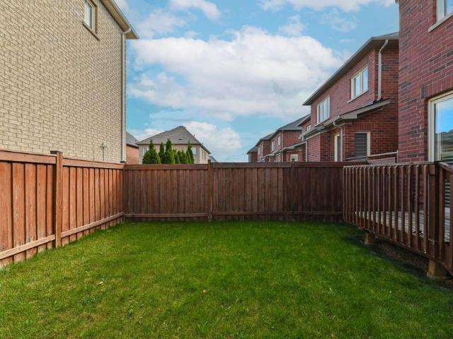 Townhouse for rent in Georgina, Ontario