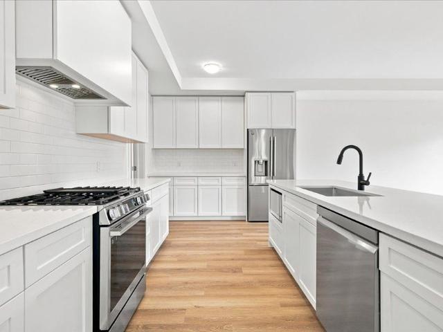 Townhouse for rent in Ancaster, Ontario
