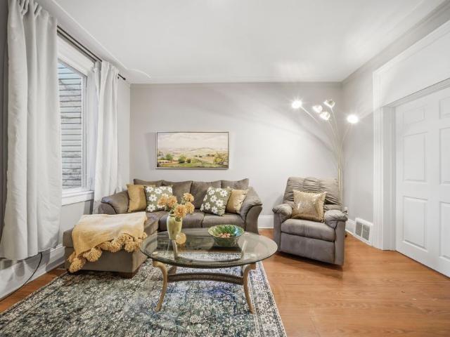 Townhouse for rent in Strathcona, Hamilton