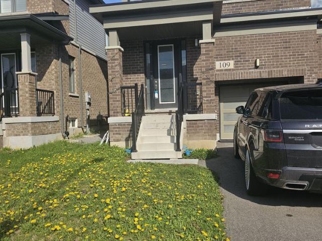 Townhouse for rent in Ancaster, Ontario