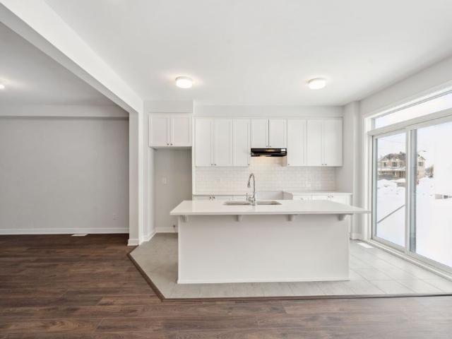 Townhouse for rent in Mulhurst Bay, Ontario
