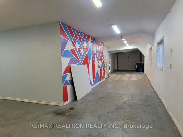 Room for rent in Whitby, Ontario