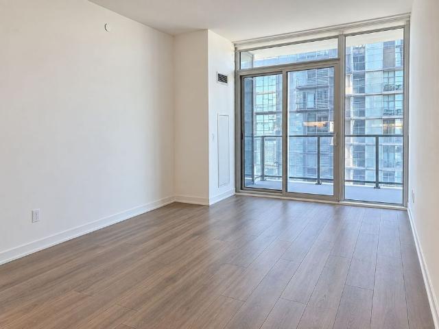 Apartment for rent in SmartCentres Thornhill, Vaughan