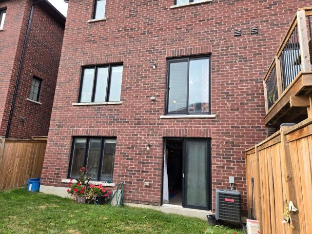 Townhouse for rent in Uxbridge, Golden Horseshoe