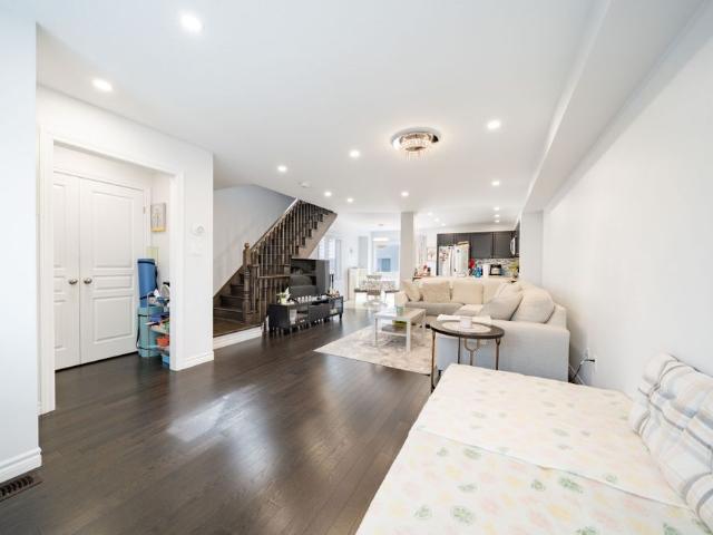 Townhouse for rent in Ancaster, Ontario