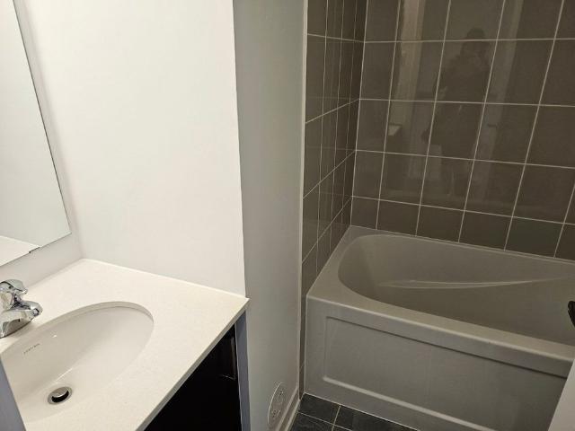 Room for rent in Woburn, Ontario