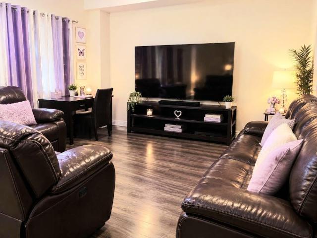 Townhouse for rent in Whitby, Golden Horseshoe
