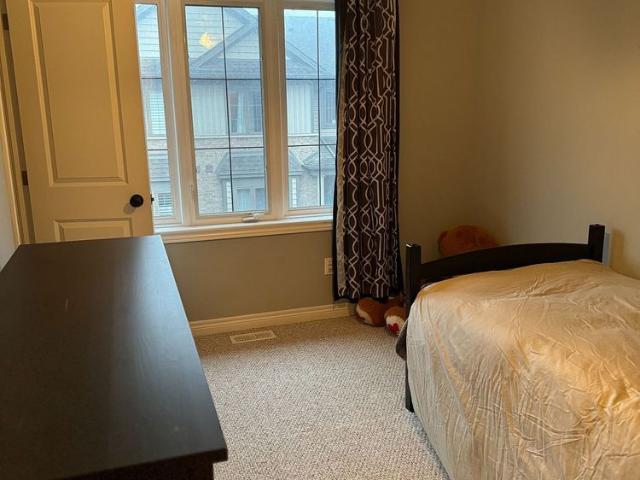 Townhouse for rent in Ancaster, Ontario