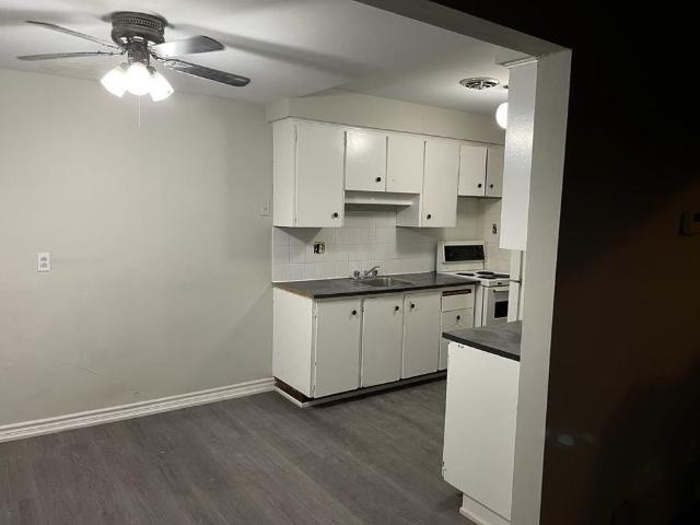Townhouse for rent in Ancaster, Ontario