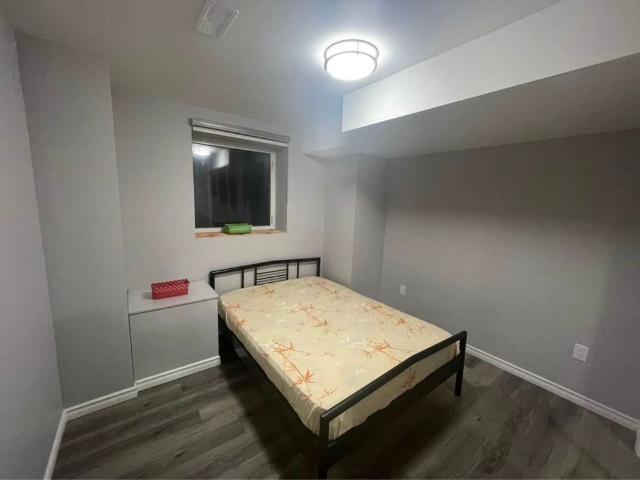Room for rent in Burlington, Ontario