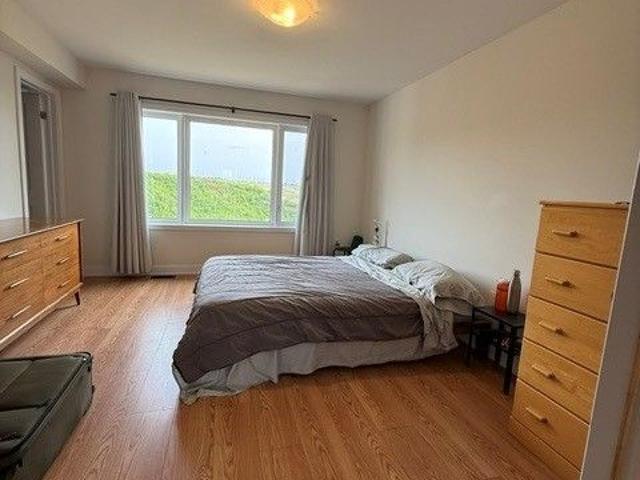 Townhouse for rent in Selwyn, Ontario