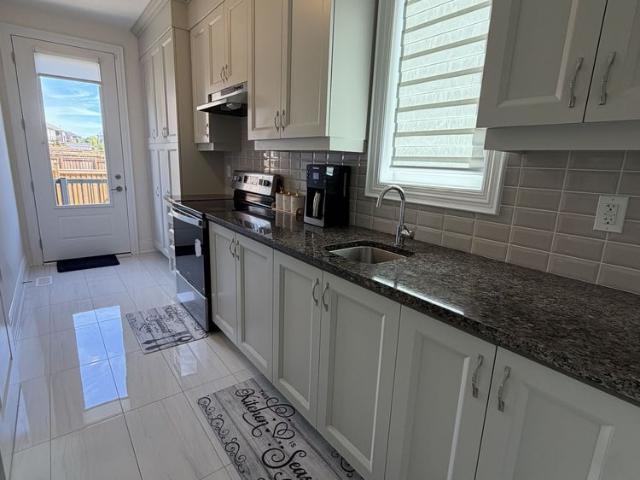 Room for rent in Vaughan, Golden Horseshoe