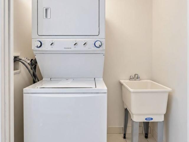 Apartment for rent in Richmond Hill, Golden Horseshoe