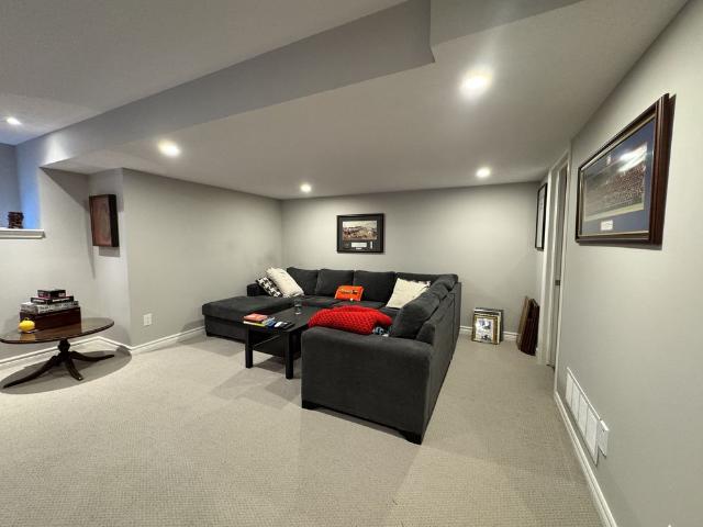 Townhouse for rent in Mulhurst Bay, Ontario
