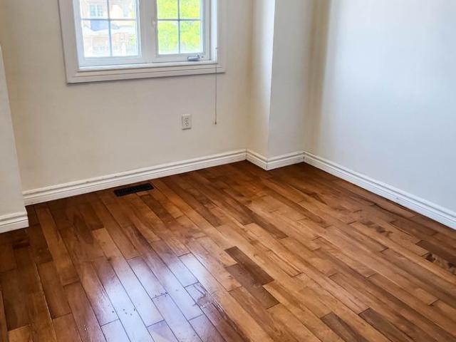 Room for rent in Whitby, Ontario