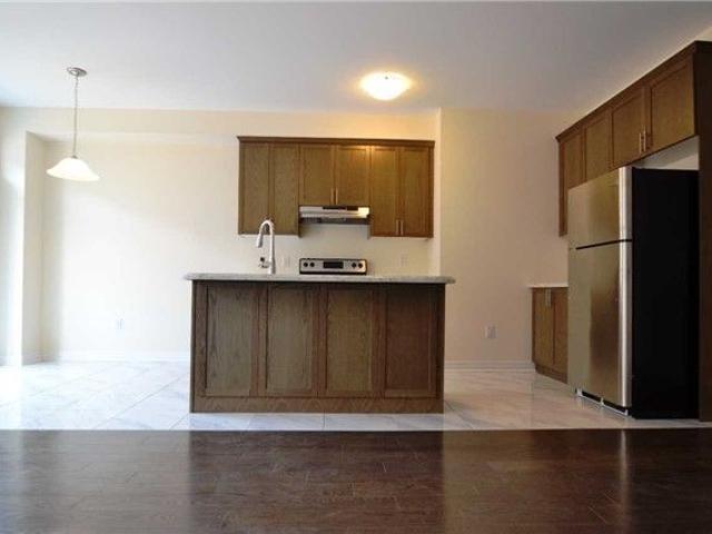 Townhouse for rent in Oakville, Golden Horseshoe