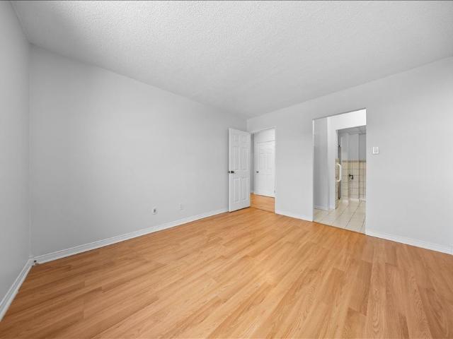 Apartment for rent in Bay, Ottawa