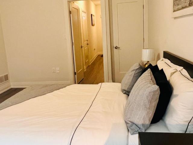 Townhouse for rent in Ancaster, Ontario