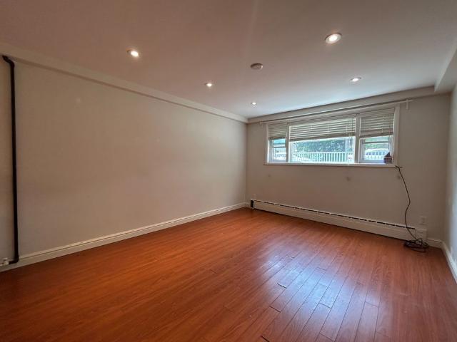 House for rent in Etobicoke—Lakeshore, Toronto