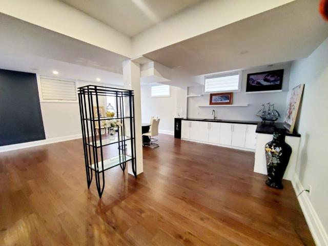 Apartment for rent in Etobicoke—Lakeshore, Toronto