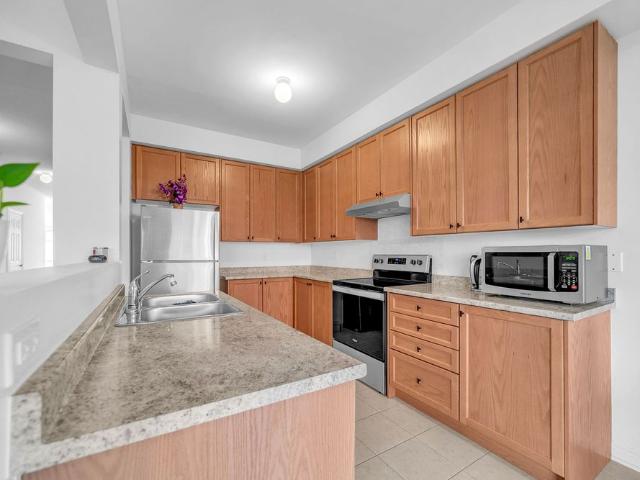 Townhouse for rent in Eastdale, Oshawa