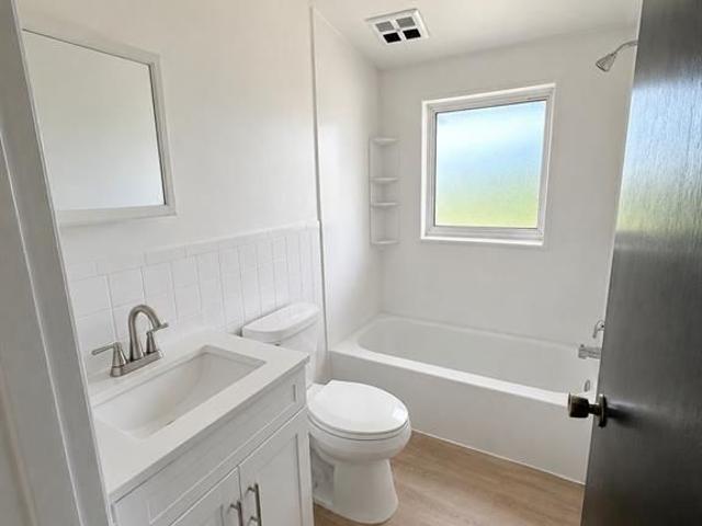 Townhouse for rent in Harrow, Town of Essex