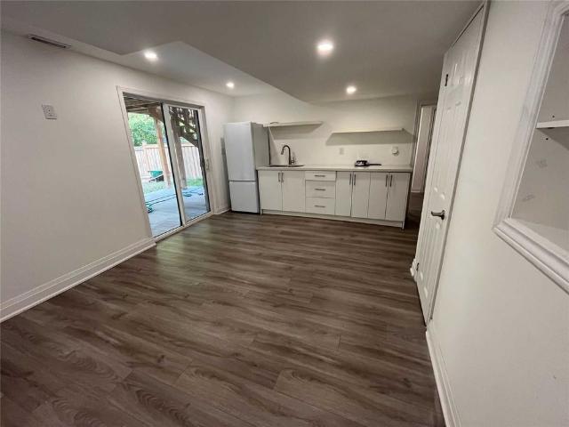 Room for rent in Burlington, Ontario