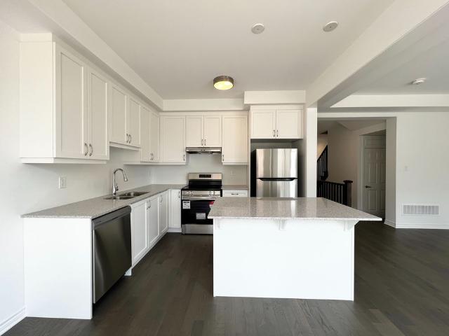 Townhouse for rent in Oakville, Golden Horseshoe
