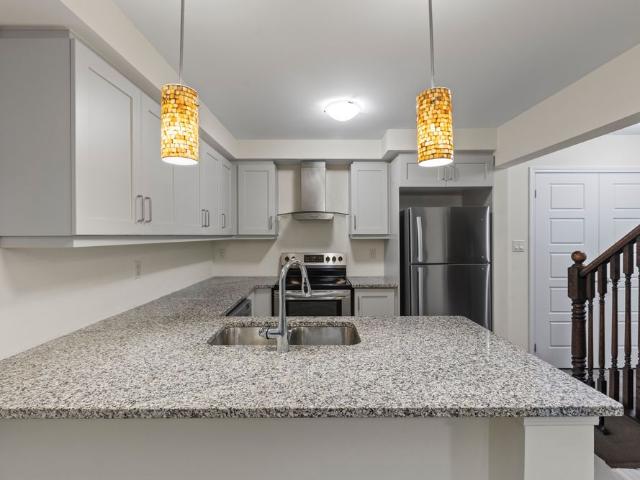 Townhouse for rent in Oakville, Golden Horseshoe
