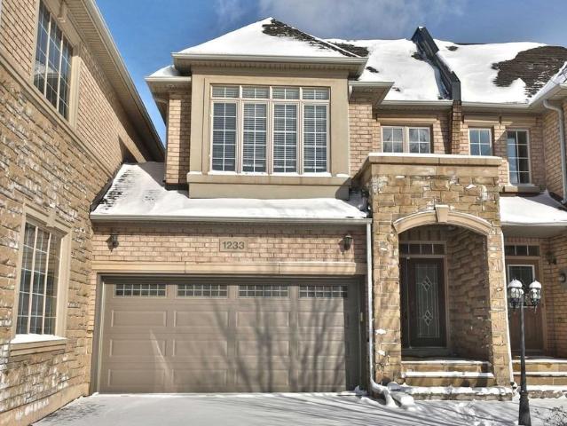 Townhouse for rent in Oakville, Golden Horseshoe