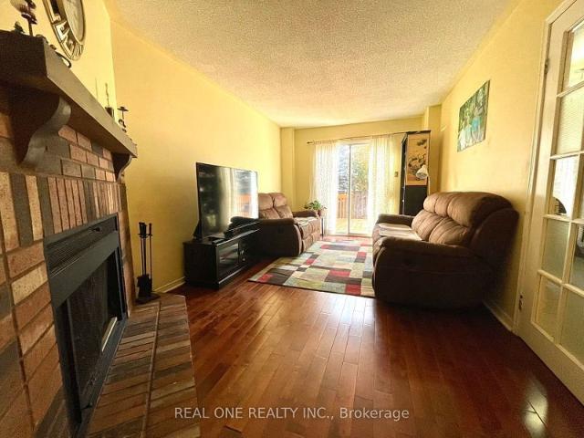 Townhouse for rent in Oakville, Golden Horseshoe