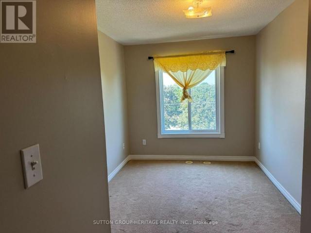 Townhouse for rent in Pickering, Golden Horseshoe