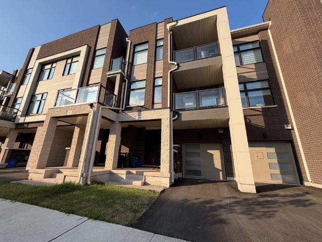 Townhouse for rent in Oakville, Golden Horseshoe