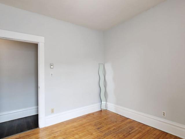 Apartment for rent in Mulhurst Bay, Ontario