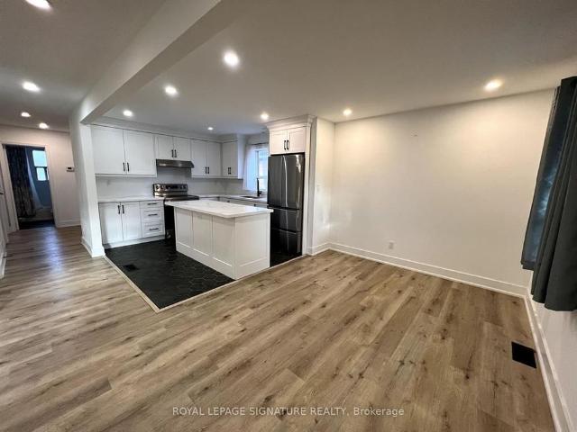 House for rent in Etobicoke—Lakeshore, Toronto