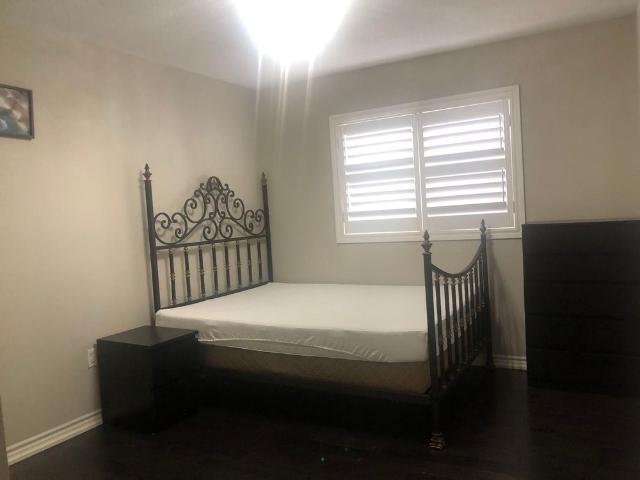 Apartment for rent in Richmond Hill, Golden Horseshoe
