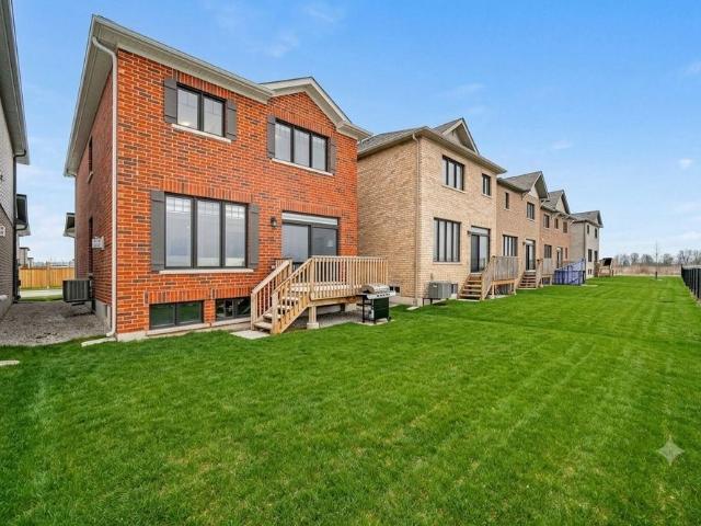 Townhouse for rent in Ancaster, Ontario