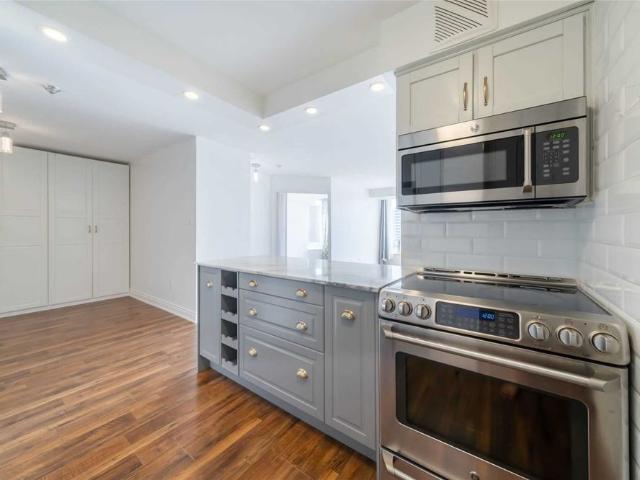 Apartment for rent in Etobicoke—Lakeshore, Toronto