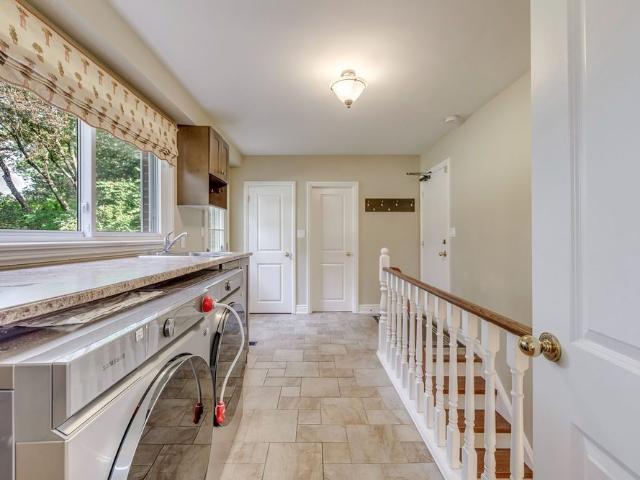 House for rent in Ennisclare Park, Oakville