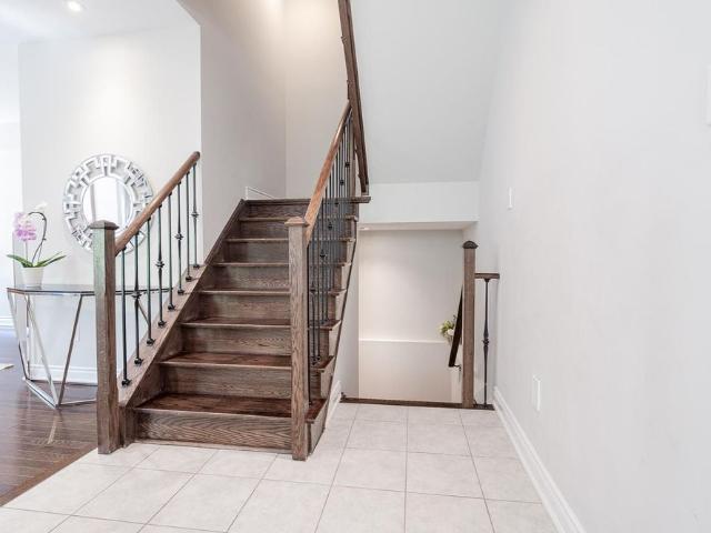 Apartment for rent in Mackenzie Ridge Terraces, Vaughan
