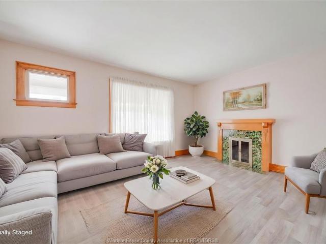 Room for rent in Walkerville, Windsor