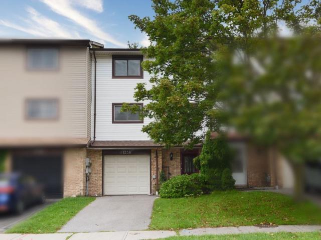 Townhouse for rent in Durham, Ontario