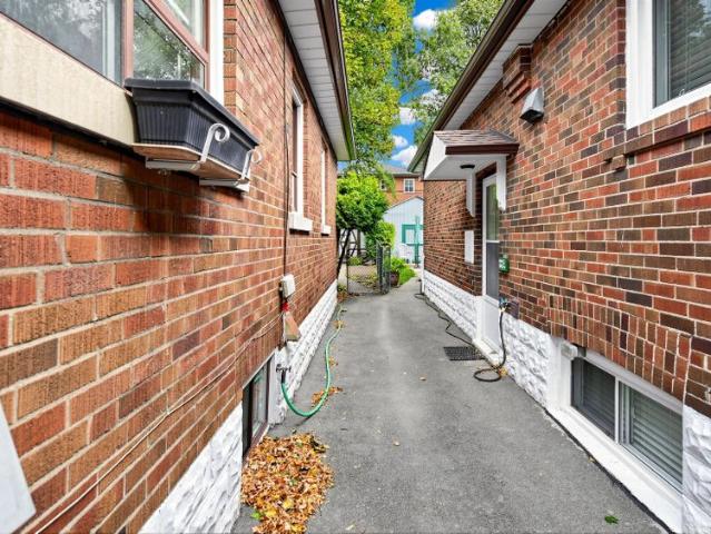 House for rent in Etobicoke—Lakeshore, Toronto