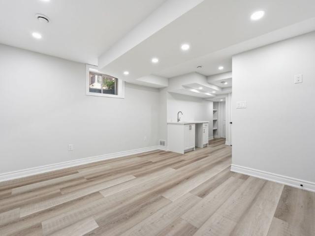 Townhouse for rent in Ancaster, Ontario