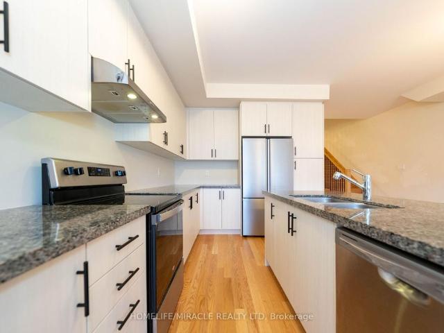 Townhouse for rent in Burlington, Ontario