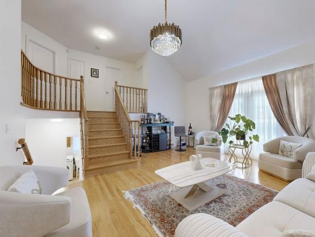 House for rent in Richmond Hill, Golden Horseshoe